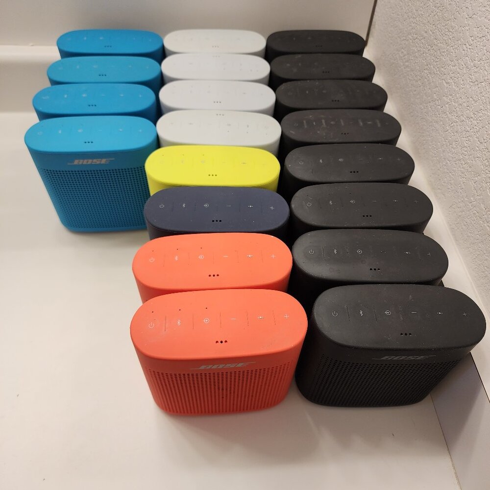 1X Bose Soundlink Color II Portable Bluetooth Speaker Splashproof with accessori